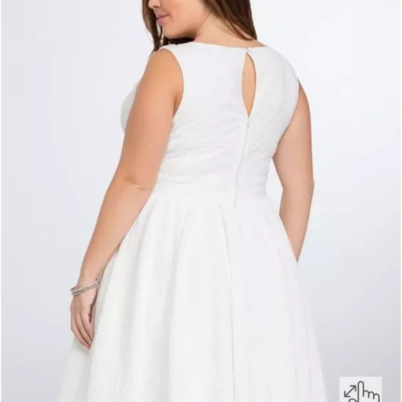 Torrid White Textured Floral Fit Flare Sleeveless Dress 18 Wedding Vacation - Picture 13 of 13